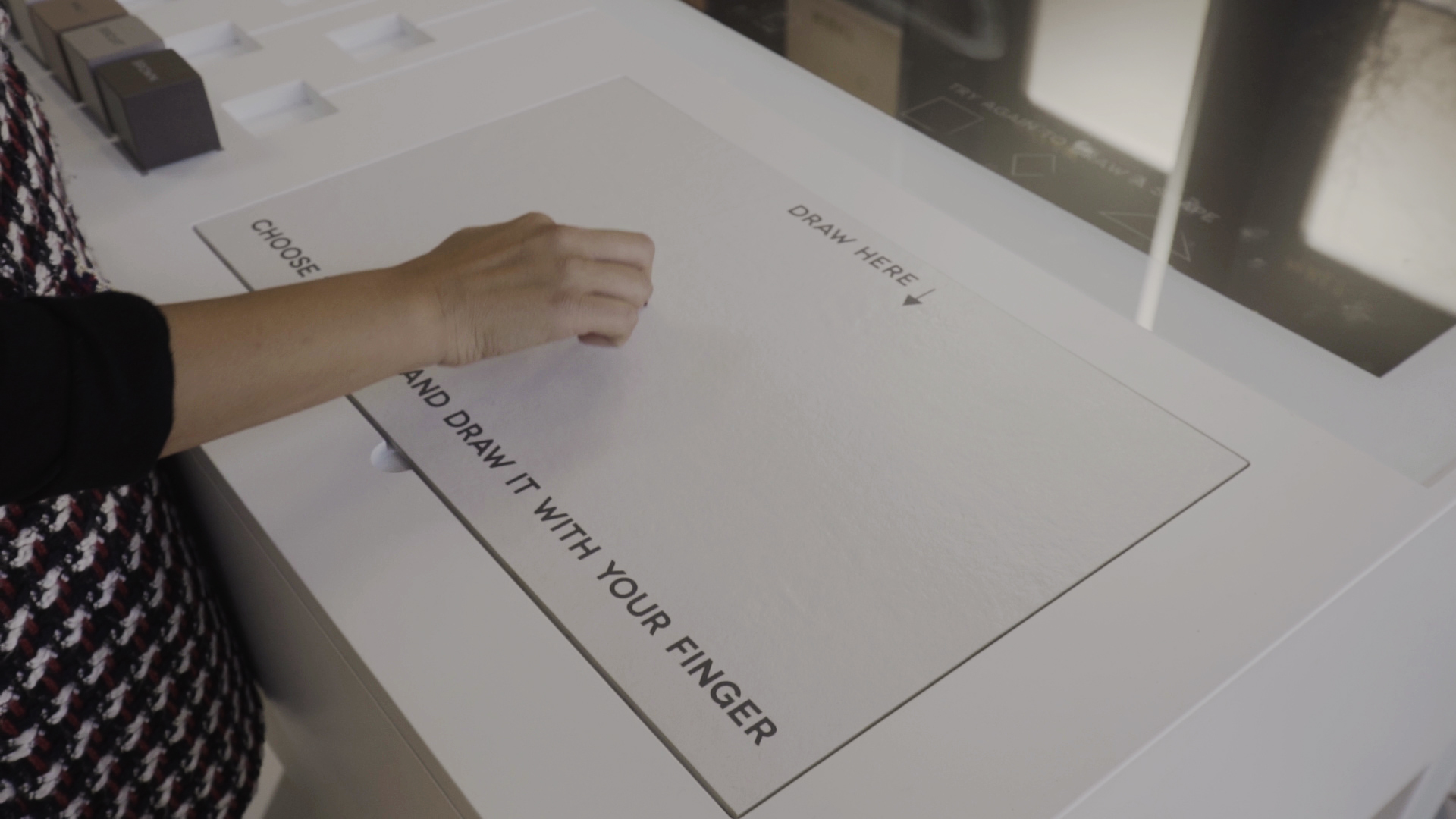 Conception de carrelage interactive sur écran tactile.